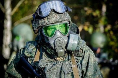 “未來戰(zhàn)士”降臨 俄羅斯新型單兵裝具與魔改AK融合，獨特設(shè)計與防護理念引領(lǐng)全球潮流